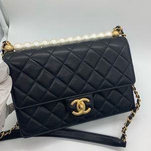 Chanel Pearl flap New with Box Authentic